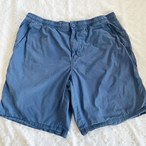 Men's Columbia Flat Front Shorts Regular Fit size 40 waist 10” Inseam Navy